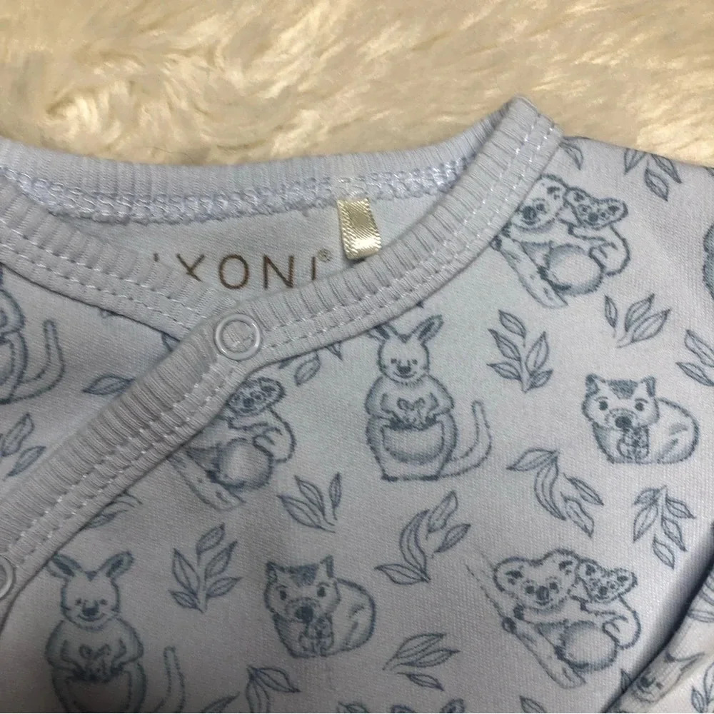 Fixoni Footed Onesie Pajamas  Kangaroo / Koloa Snaps Blue Size 1-3 Months - Picture 3 of 16